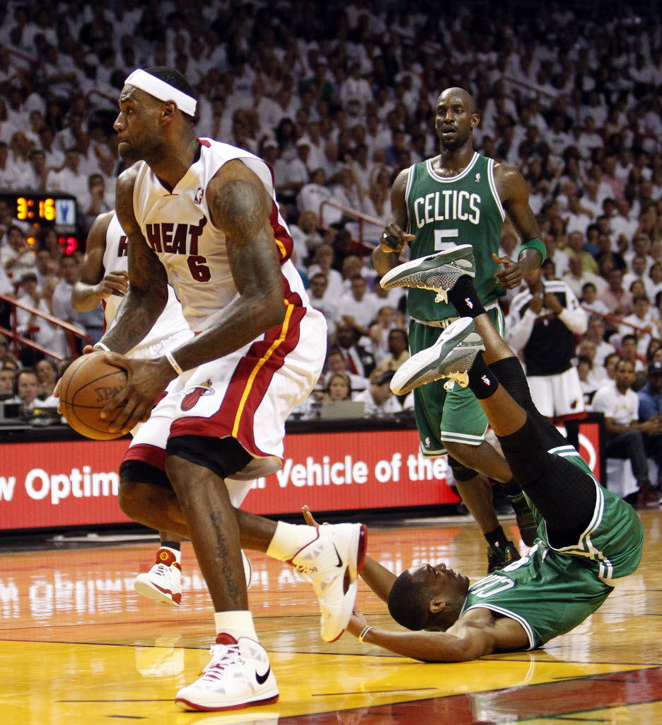 lebron-heat-game2jpg-eb5550cdfa81a14d.jpg