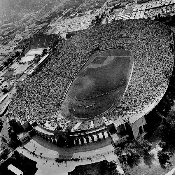 mlb_g_dodgers_coliseum_600.jpg