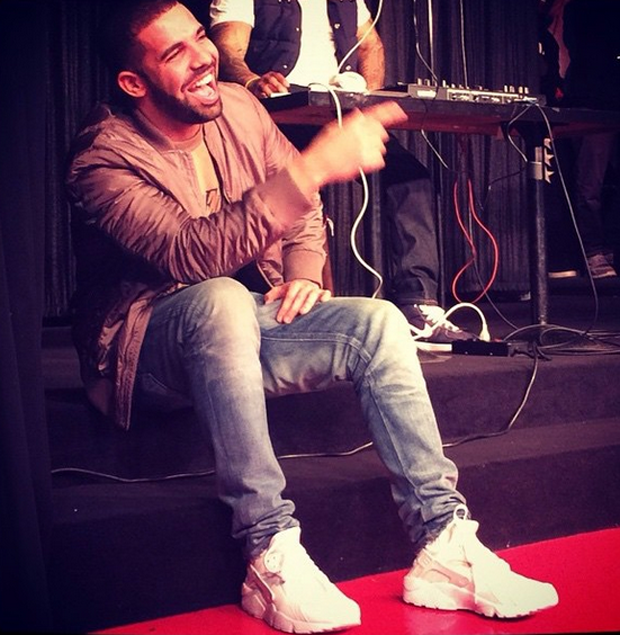 drake-nike-air-huarache-whiteout.png