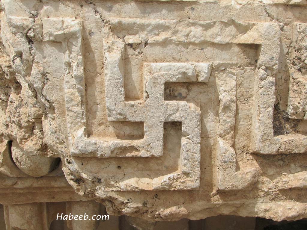 lebanon_Baalbeck_jupiter_temple_swastika.jpg