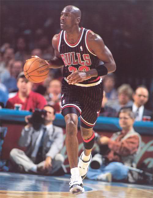 michael-jordan-wearing-air-jordan-xi-concords-2.jpg