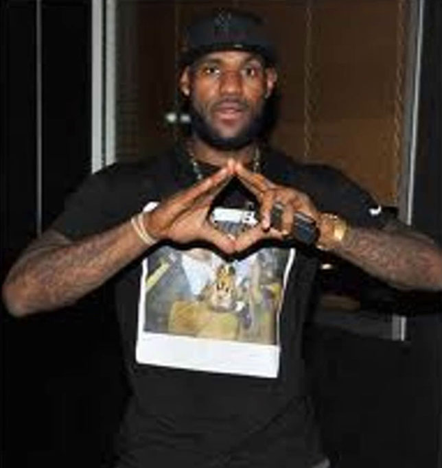 illuminati-signs-Lebron-James-roc-sign.jpg