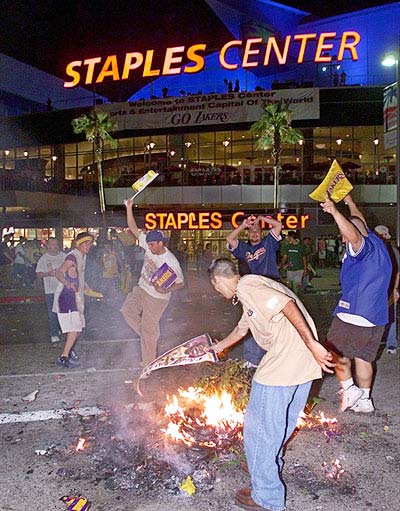 lakers-riots.jpg