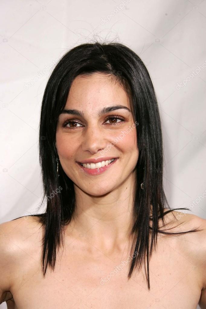 depositphotos_16667443-stock-photo-annie-parisse.jpg