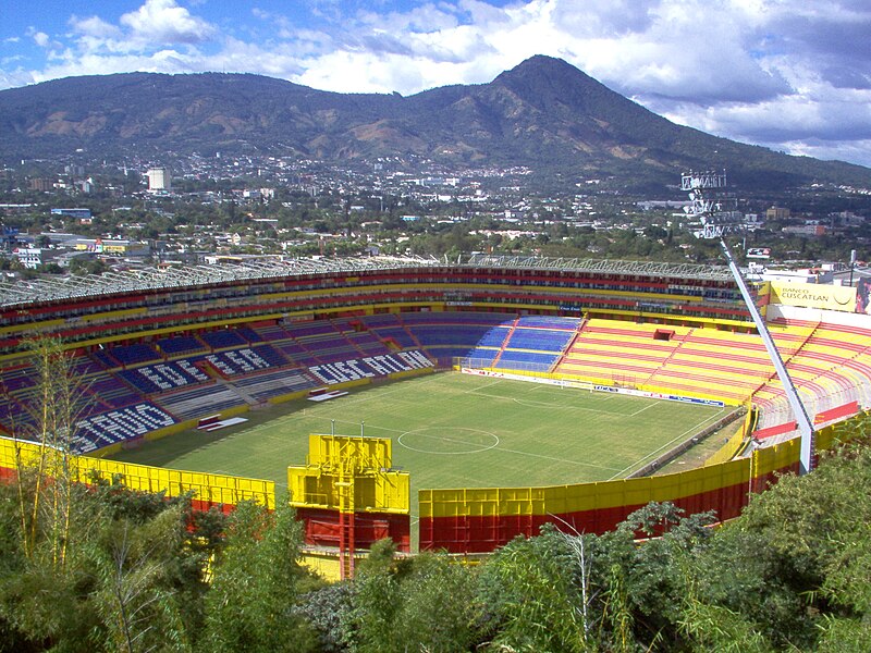 800px-Estadio_cuscatlan.jpg