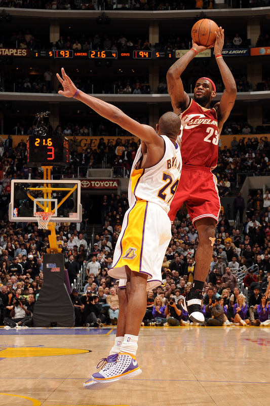 ba89ebe1747b9c0da140e258d182baf6-getty-76075038ab020_cavs_lakers.jpg