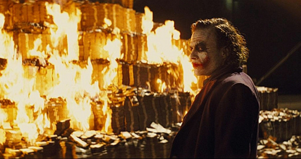 the-dark-knight-joker-heath-ledger-burning-money.jpg