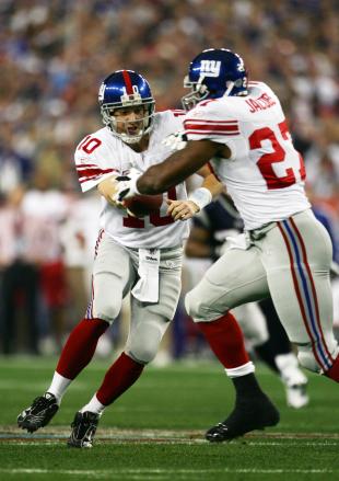 Eli-Manning-Brandon-Jacobs-Super-Bowl-XLII-Handoff.jpg