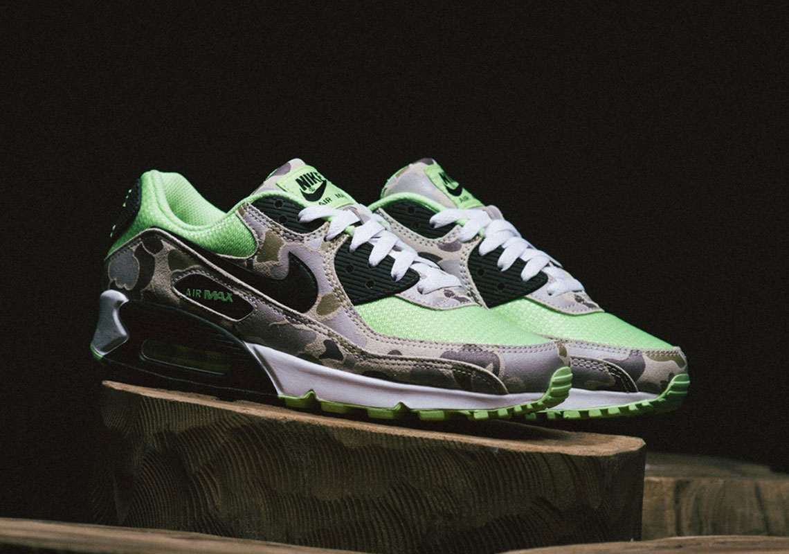 Nike-Air-Max-90-Green-Duck-Camo-CW4039-300.jpg