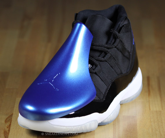 air-jordan-xi-2009-space-jam-05.jpg