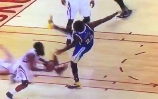 Draymond-Green-leg-kick.jpg