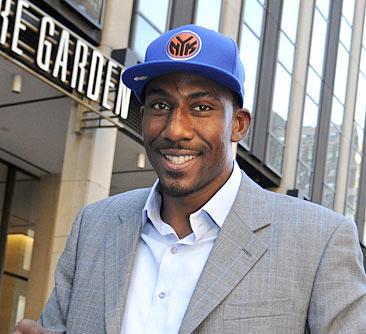 amare_stoudamire2010-knicks-cap-mad-sq-garden-med.jpg