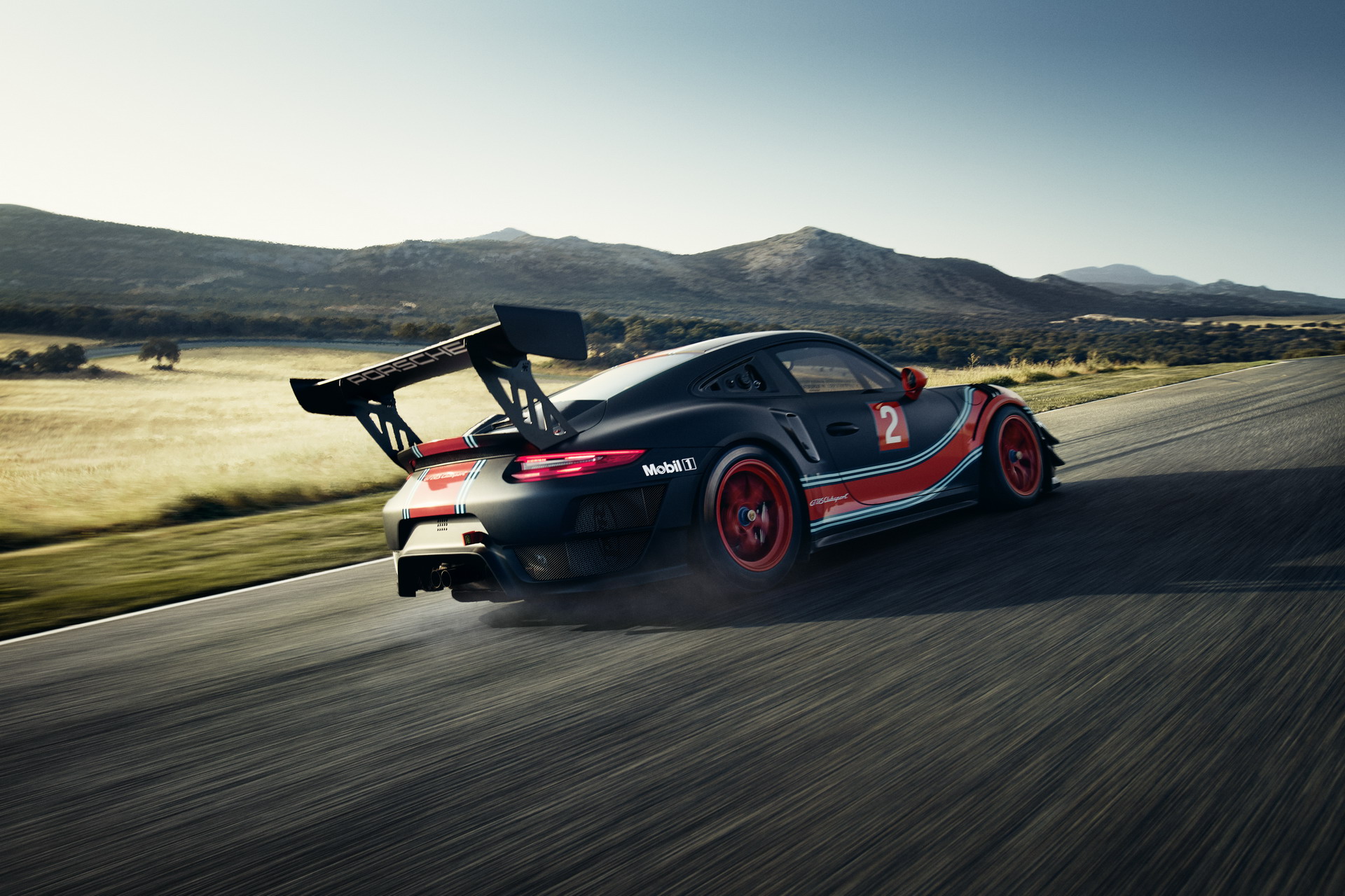 1c694556-2020-porsche-911-gt2-rs-clubsport-2.jpg