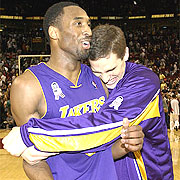 2002-04-28-inside-kobe-hug.jpg