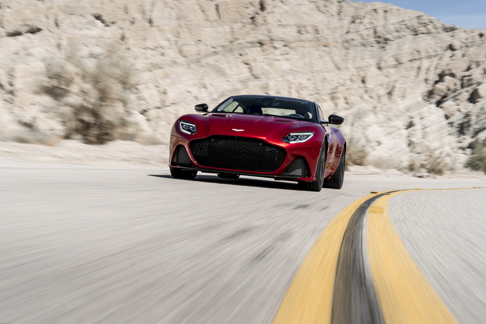 1691ba0b-dbs-superleggera-02.jpg