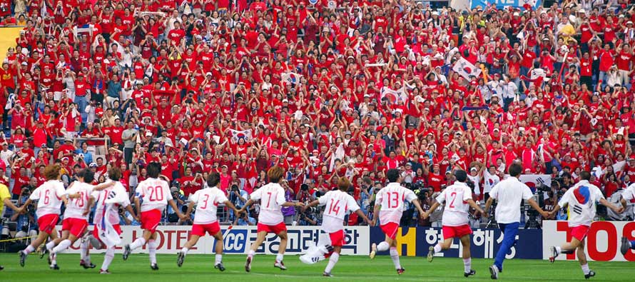 2002-world-cup-korea-fans.jpg