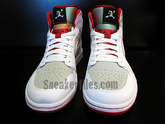 air-jordan-i-1-retro-hare-detailed-look-4.jpg