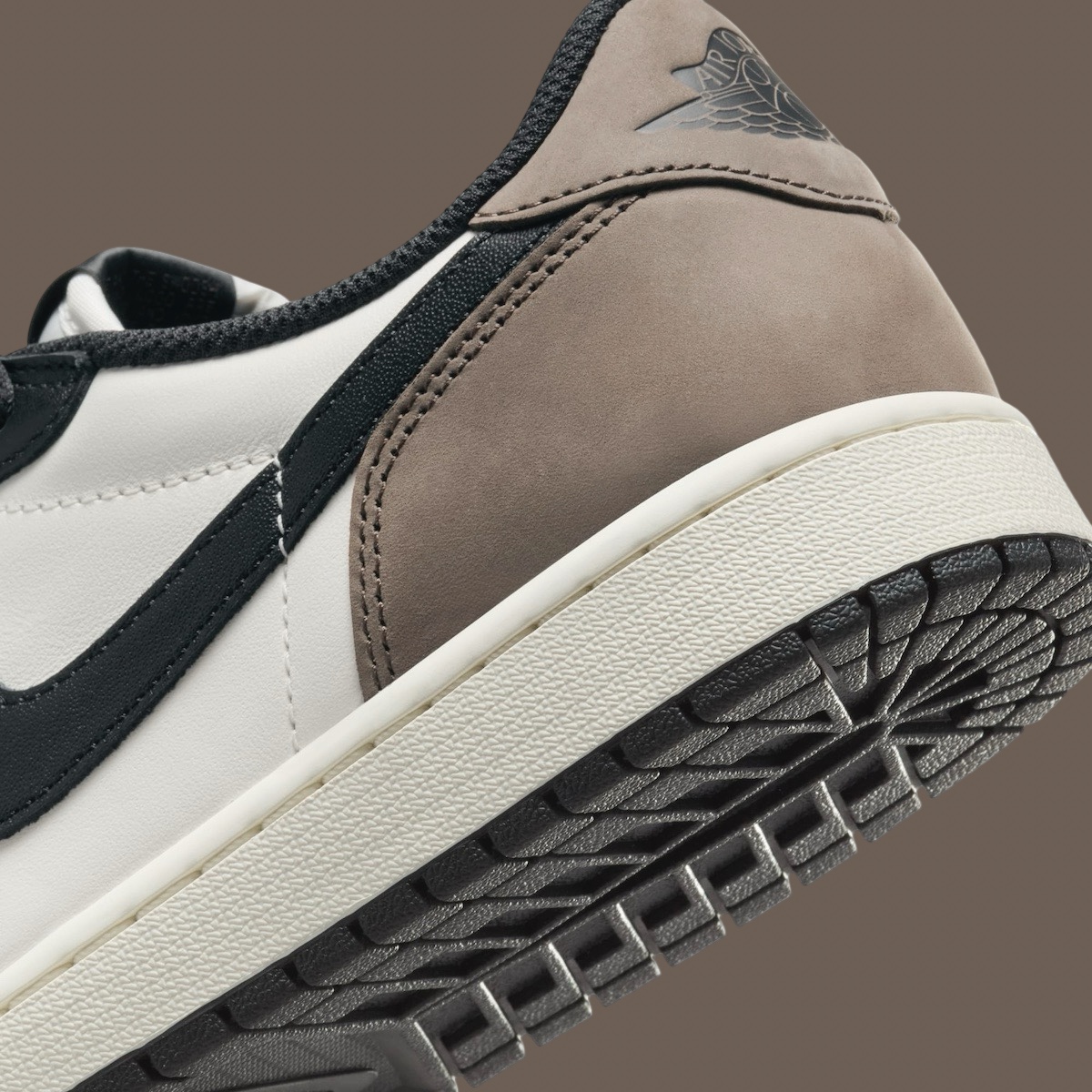 Air-Jordan-1-Low-OG-Mocha-CZ0790-102-Release-Date-7.jpg