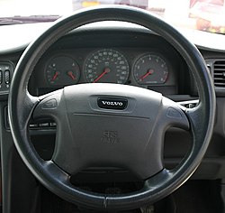 250px-Volvo_steering_wheel.jpg