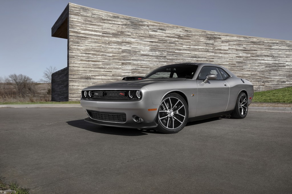 2015-dodge-challenger_100464343_l.jpg