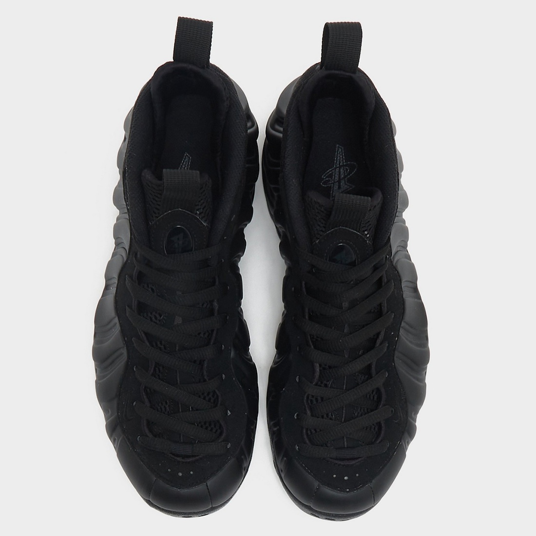 Nike-Air-Foamposite-One-Black-Anthracite-2.jpeg