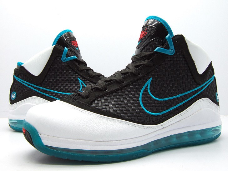 air_max_lebron_vii_gr_red_carpet.jpg