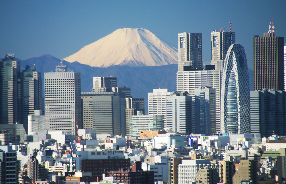 Fuji-from-afar-bunkyo-civic-center.jpg