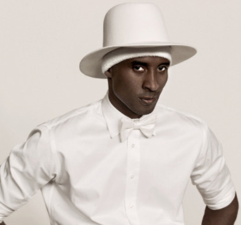 kobe-bryant-white-hat-photos_display_image.jpg