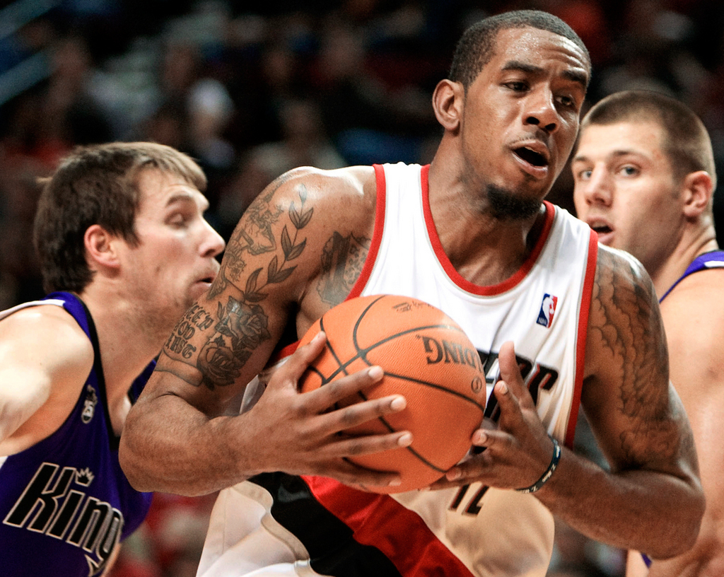 lamarcus-aldridge-102109jpg-bf9b1a3a47fa2ef9.jpg