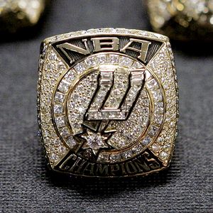 nba_ap_spurs_ring_300.jpg