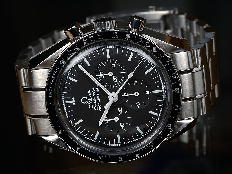 800px-OMEGA-Speedmaster-Professional-Front.jpg