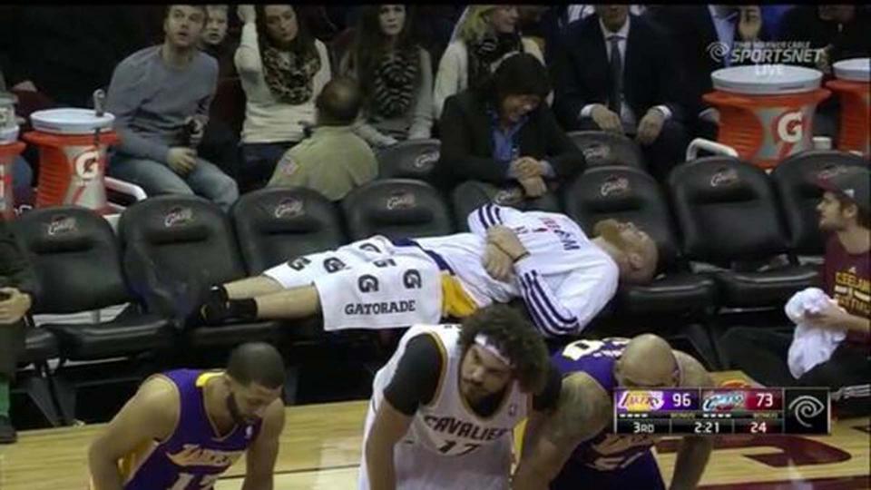 chris-kaman-bench-2514-twitter-ftr_1ftcc6g6zsky71rcmez9mwflit.jpg