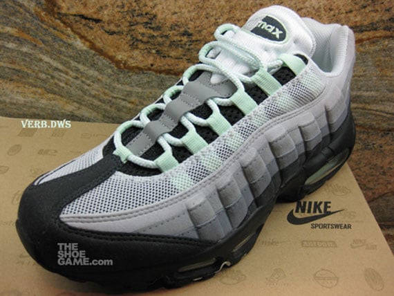 green-mint-nike-air-max-95-fall-2009-2.jpg