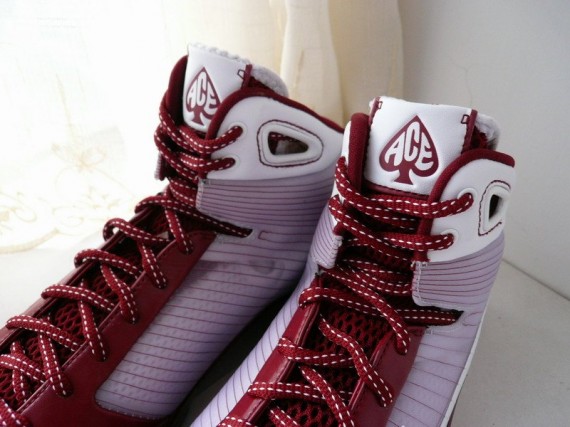 hyperdunk-lower-merion-aces-02.jpg