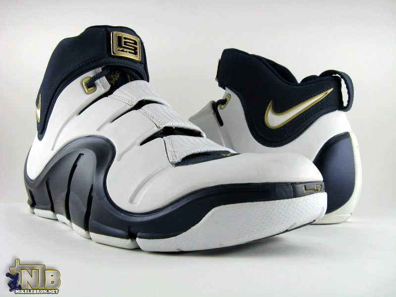 lebron4-white-navy-14-web.jpg