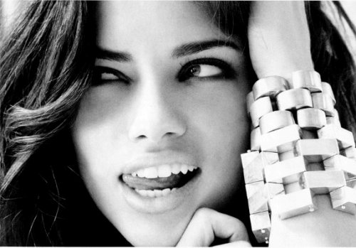 adriana-lima-march-2009-elle-mag-31.jpg