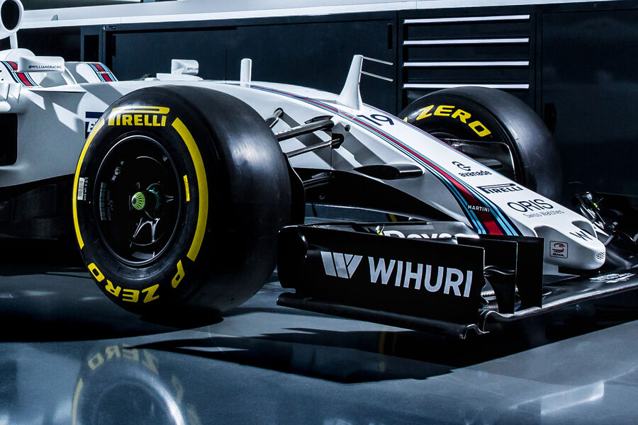 Williams-FW38-fotoshowBigImage-f2f851cd-927935.jpg