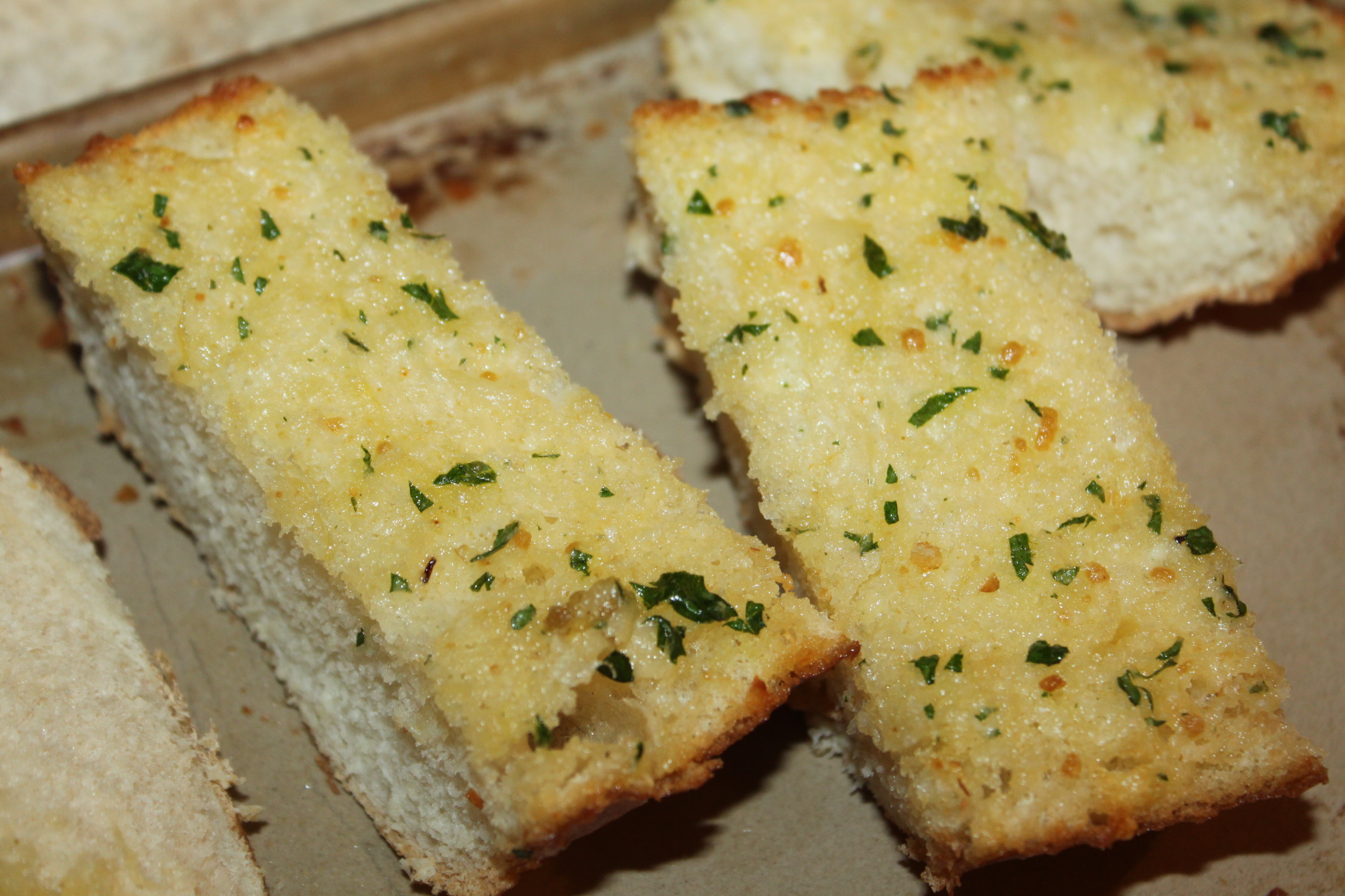 cut-garlic-bread.jpg