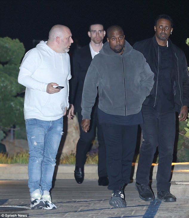 4BB8D98400000578-0-Cautious_On_Monday_evening_Kanye_West_had_a_couple_of_burly_body-m-74_1525152915628.jpg