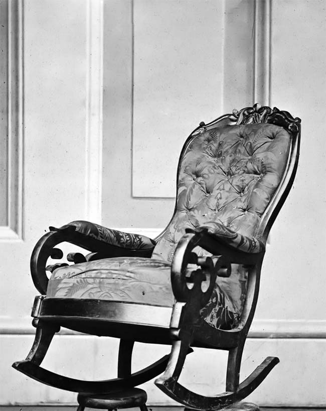 lincoln-assassination-chair-650.jpg