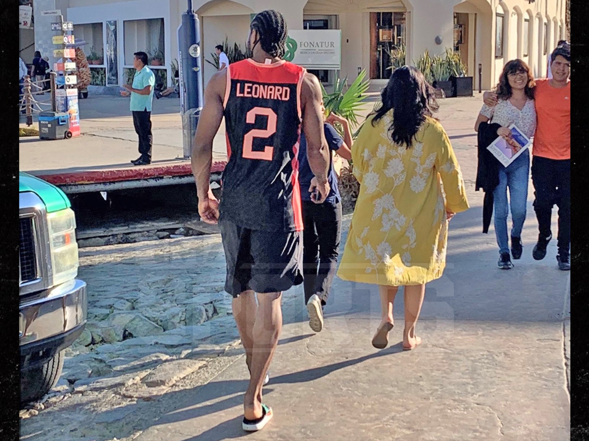 Kawhi Leonard Rocks Own Jersey On Cabo Vacay During All-Star ...
