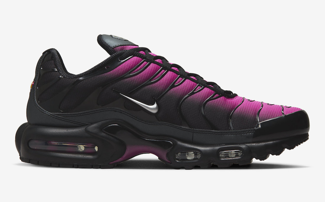 Nike-Air-Max-Plus-Black-Pink-FJ5481-010-Release-Date-2.jpeg