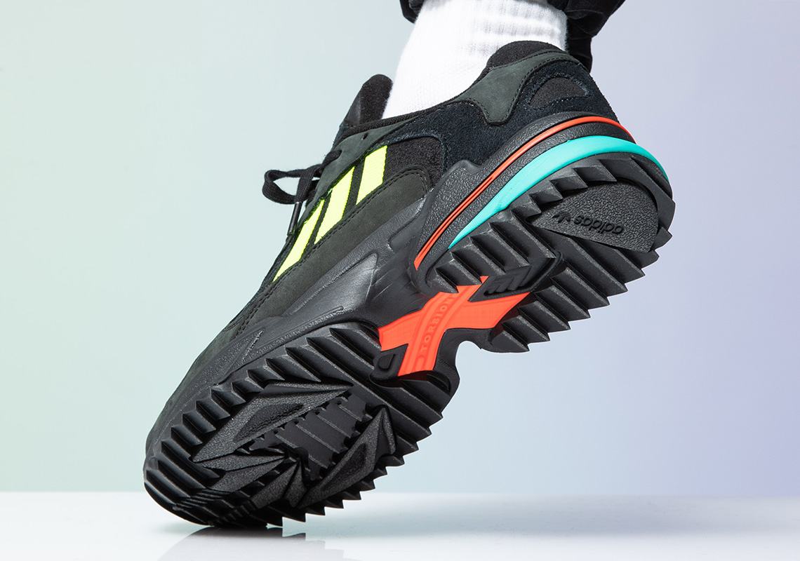adidas-Yung-1-Trail-Black-EE5321-6.jpg