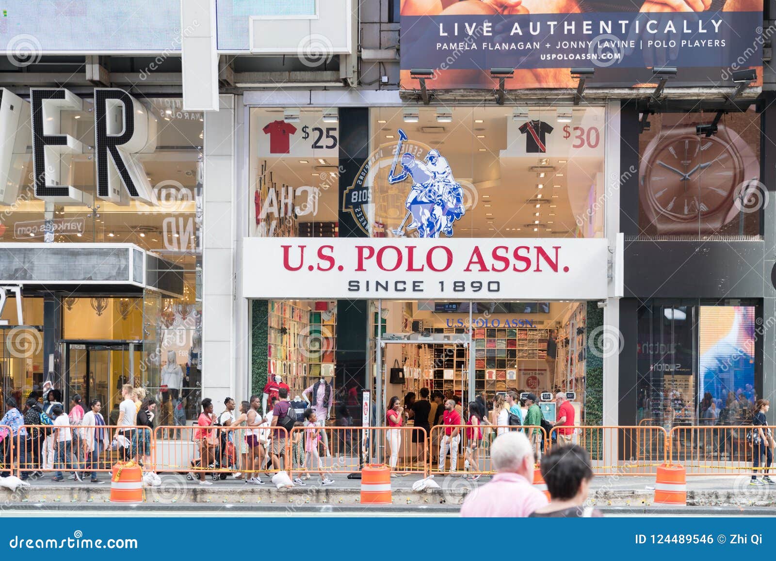 new-york-united-states-august-us-polo-assn-store-clothes-city-brand-u-s-belongs-uspa-properties-subsidiary-nonprofit-124489546.jpg